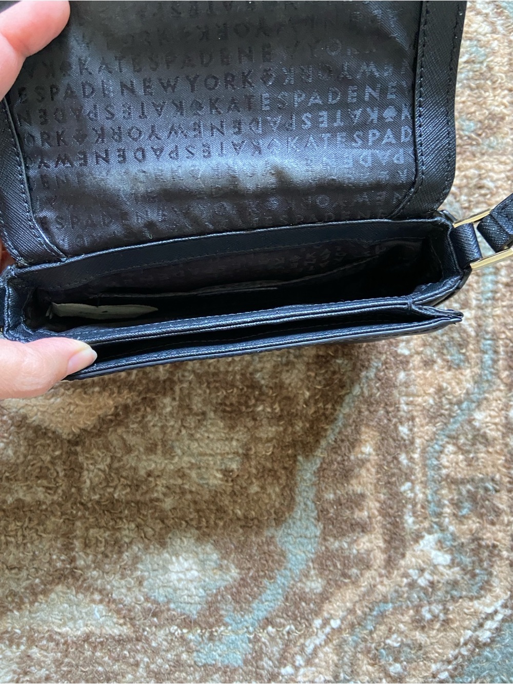 kate spade black crossbody with gold logo plaque - Picture 4 of 5